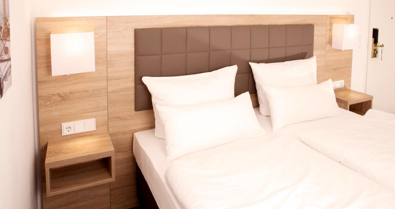 Hotel Frisia Leer Esterno foto