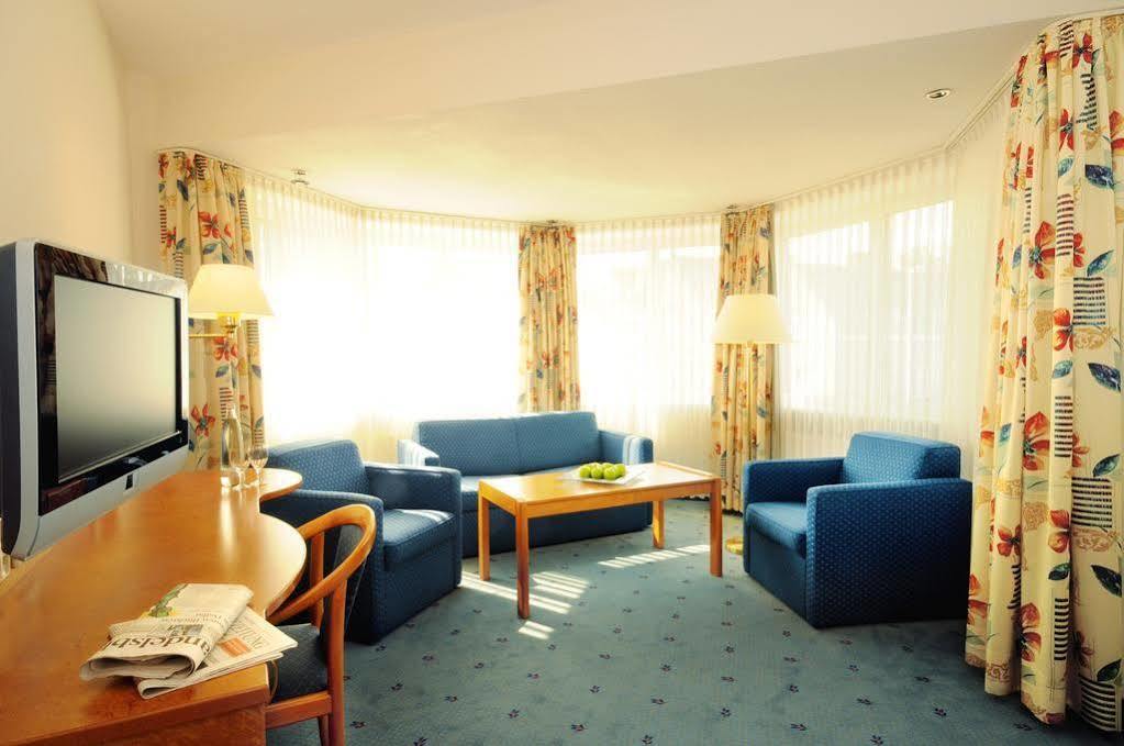 Hotel Frisia Leer Esterno foto